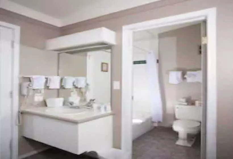 酒店 The Drake Inn