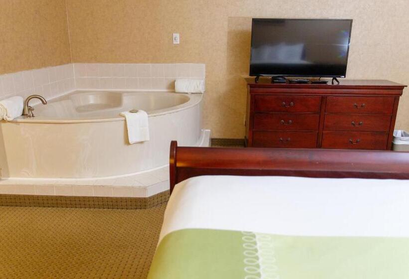 فندق The George Dawson Inn & Conference Centre