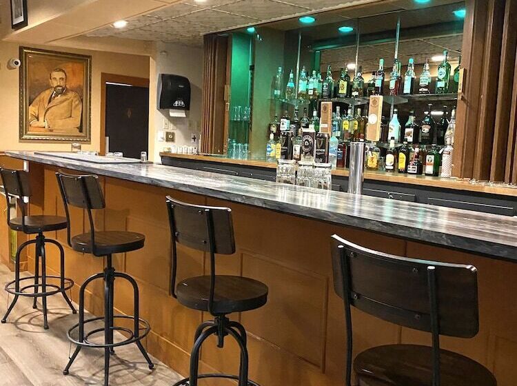 فندق The George Dawson Inn & Conference Centre