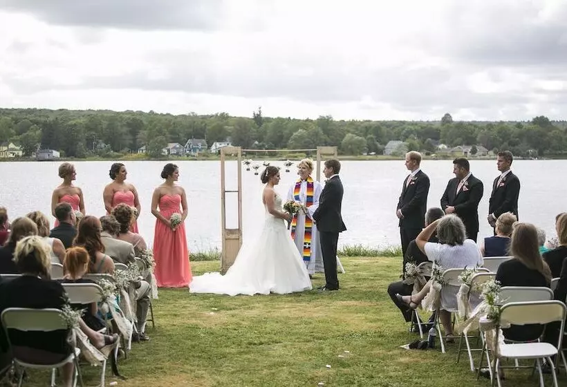 Bed and Breakfast Lanes Privateer Inn