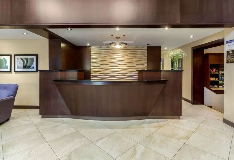 ホテル Best Western Plus Edmonton Airport