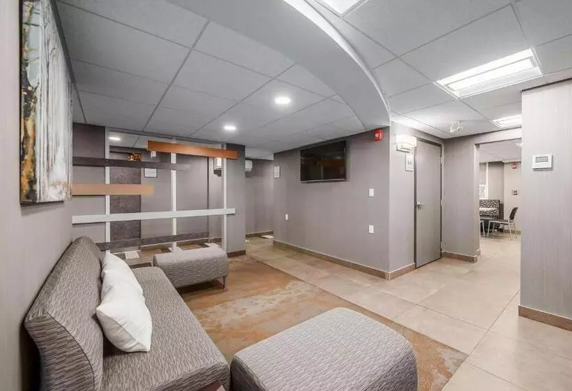 Coast Calgary Downtown Hotel & Suites By Apa