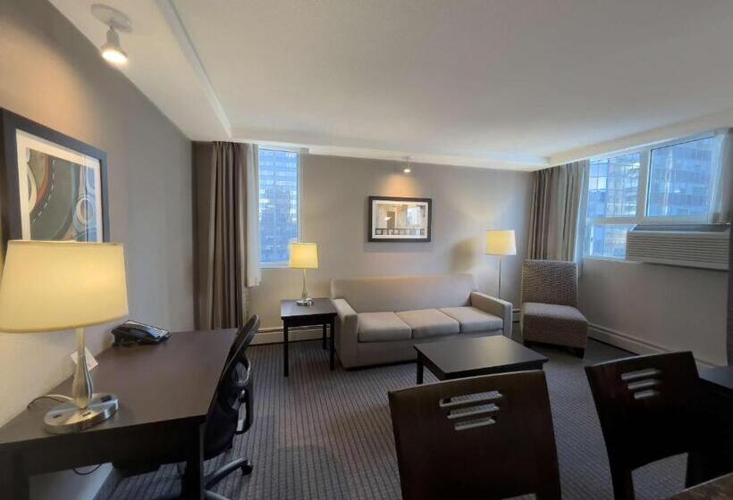 Coast Calgary Downtown Hotel & Suites By Apa
