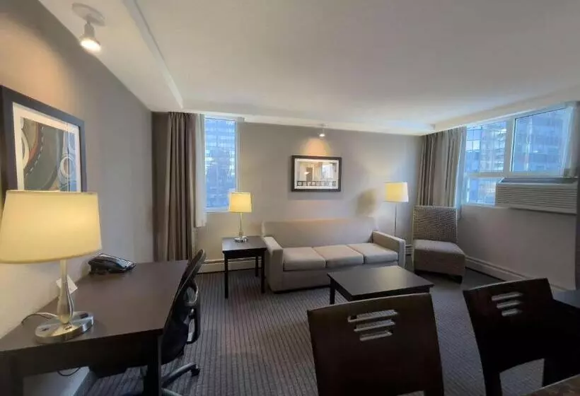 Coast Calgary Downtown Hotel & Suites By Apa