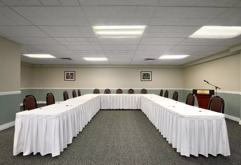 בית מלון כפרי Harrison Lake