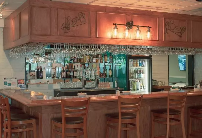 בית מלון כפרי Harrison Lake