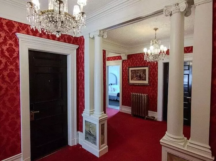 هتل Le Chateau De Pierre