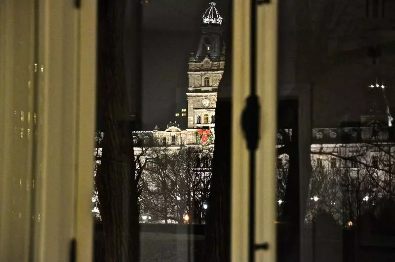 Отель Manoir D Auteuil