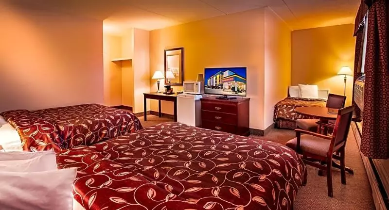 فندق Days Inn & Conference Centre By Wyndham Camrose Norsemen