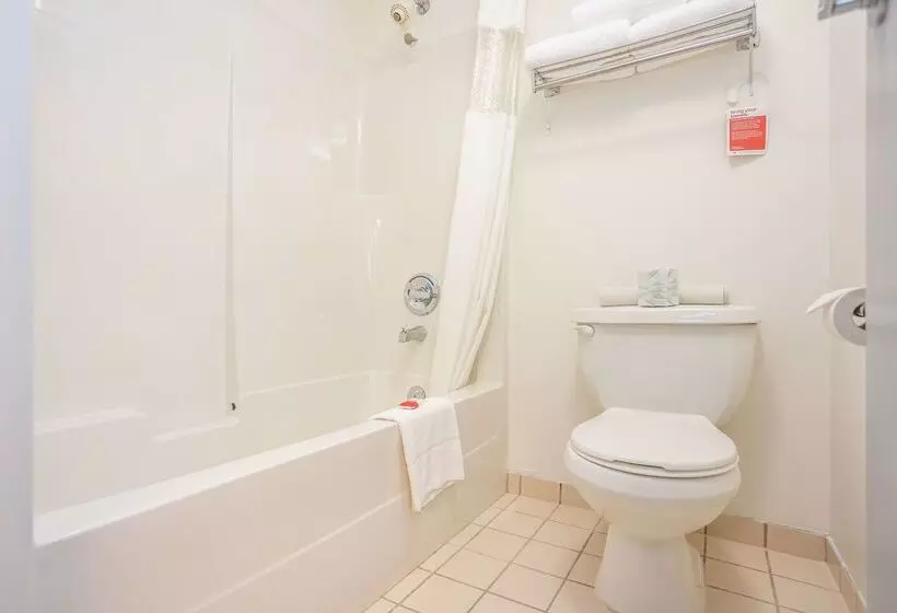 酒店 Ramada By Wyndham Surrey/langley