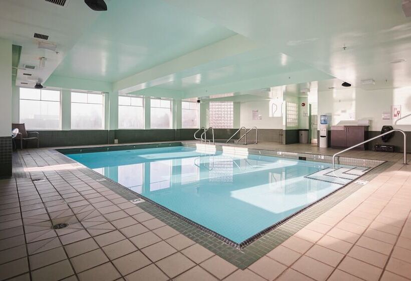 בית מלון כפרי Ramada By Wyndham Surrey/langley