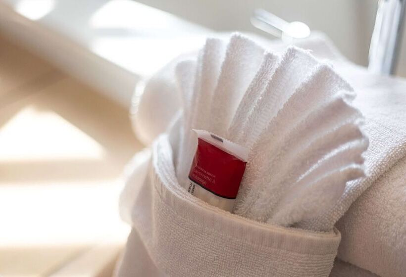 בית מלון כפרי Ramada By Wyndham Surrey/langley