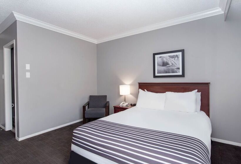 هتل Sandman Inn Kamloops