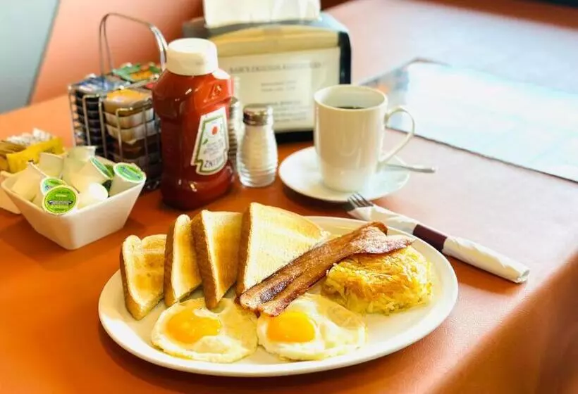 فندق Travelodge By Wyndham Dawson Creek