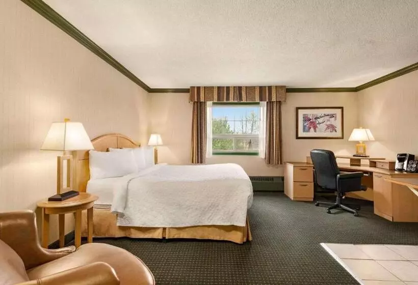 فندق Travelodge By Wyndham Dawson Creek