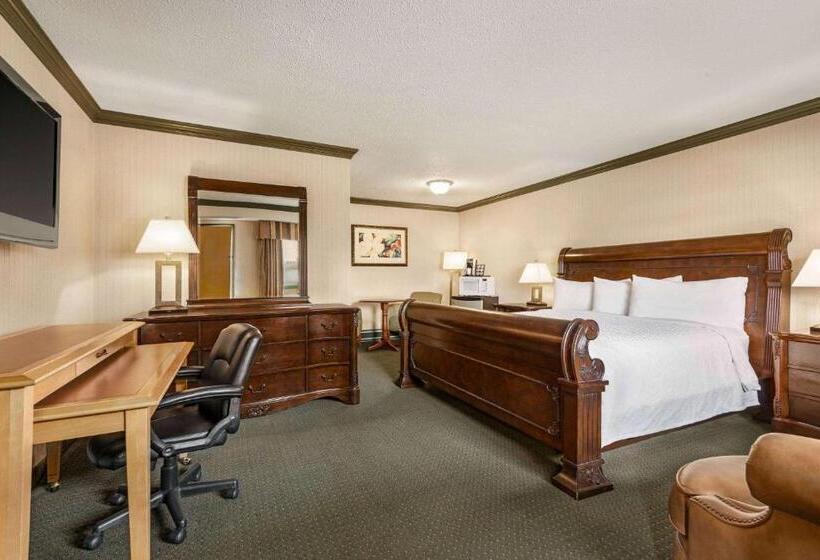 فندق Travelodge By Wyndham Dawson Creek