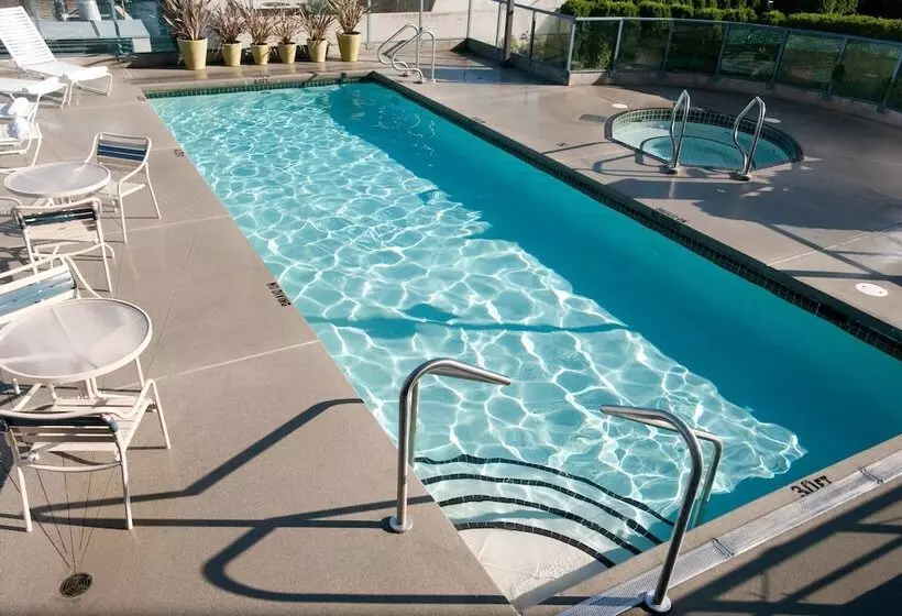 هتل Vancouver Airport Marriott