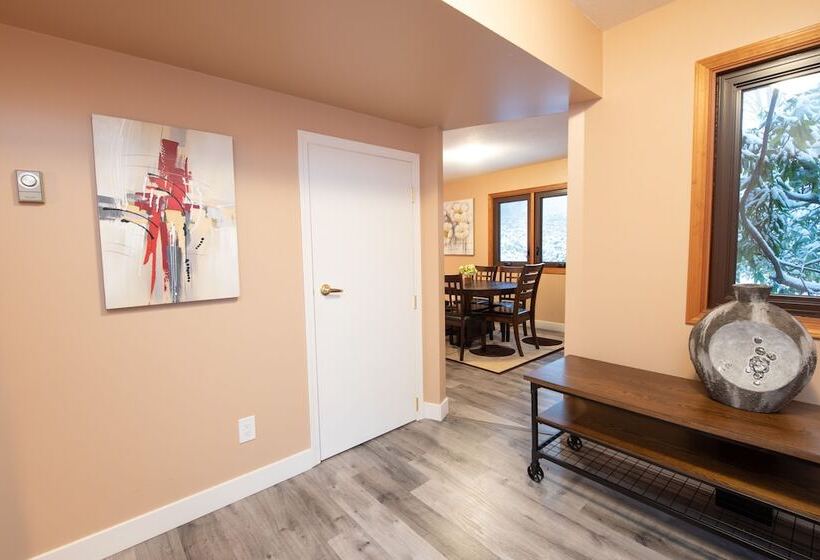 Resort Painter S Lodge, Trademark Collection By Wyndham