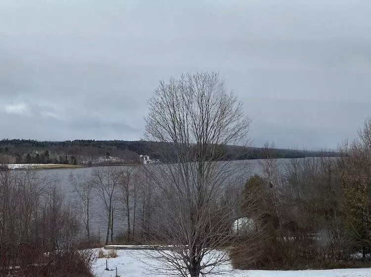 Riverside Resort & Conference Centre