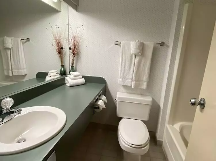 Riverside Resort & Conference Centre