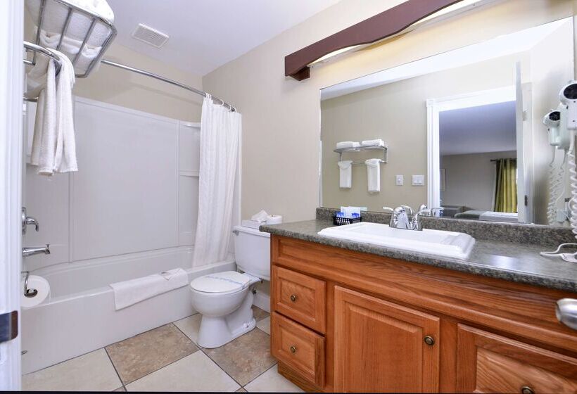 هتل Canadas Best Value Inn & Suites Charlottetown