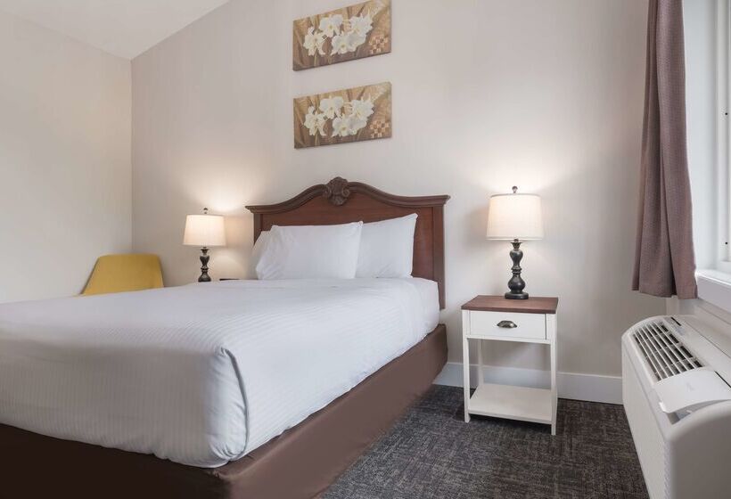 هتل Canadas Best Value Inn & Suites Charlottetown
