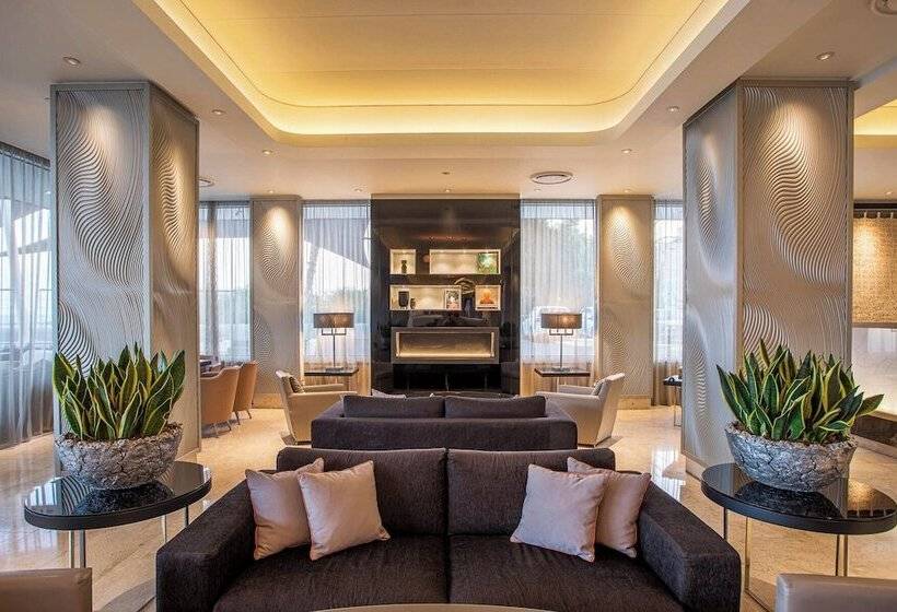 Hotel Crowne Plaza Limassol, An Ihg