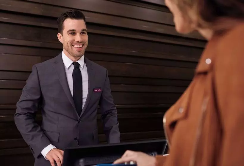 ホテル Crowne Plaza Limassol, An Ihg