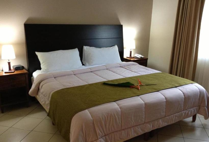 هتل Las Espuelas, Bar & Restaurant