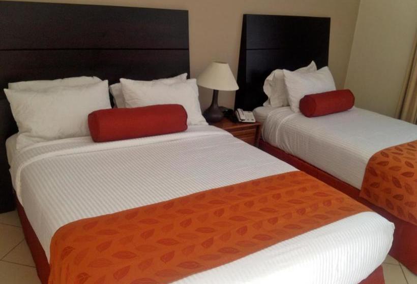 هتل Las Espuelas, Bar & Restaurant