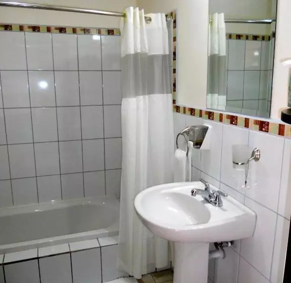 هتل Las Espuelas, Bar & Restaurant