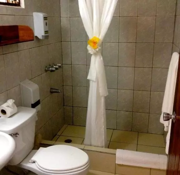 هتل Las Espuelas, Bar & Restaurant