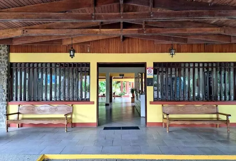 هتل Las Espuelas, Bar & Restaurant