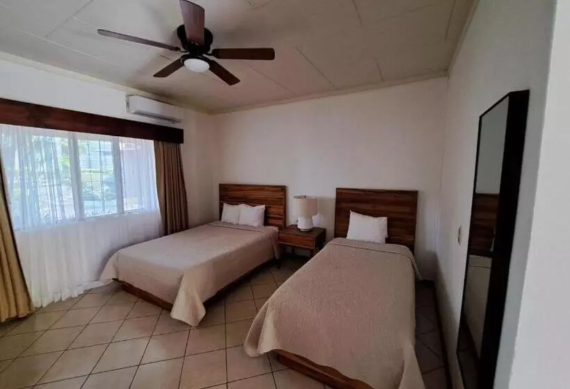 هتل Las Espuelas, Bar & Restaurant