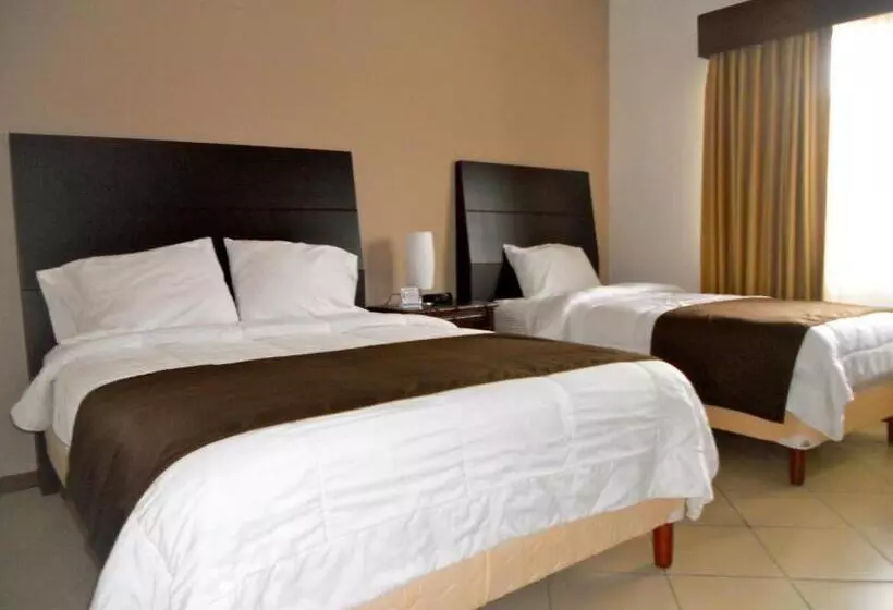 هتل Las Espuelas, Bar & Restaurant