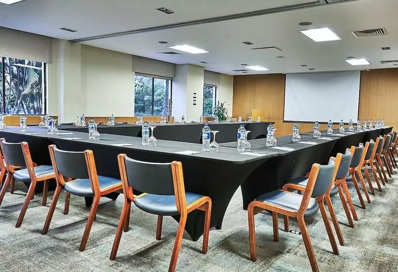 호텔 Poblado Plaza