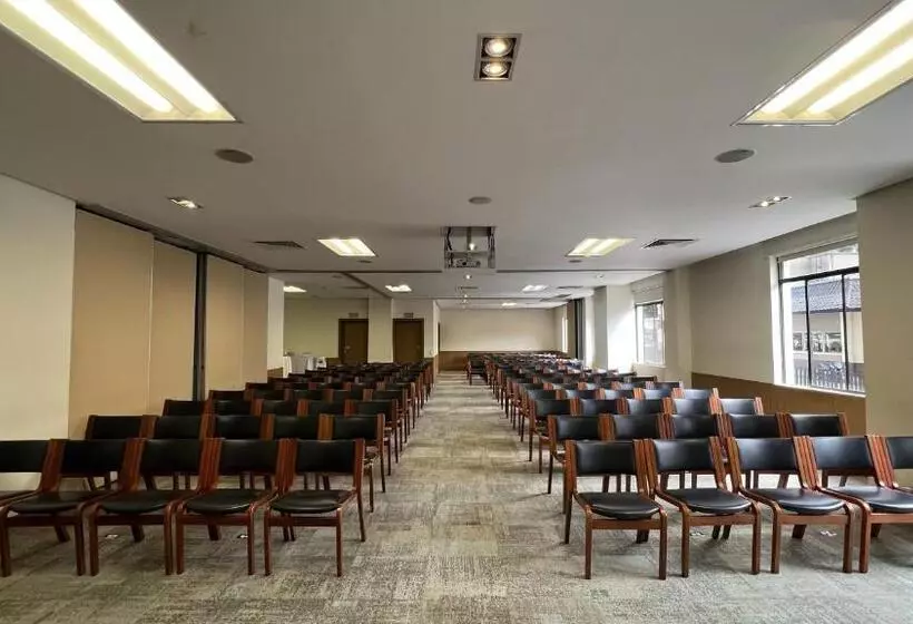 호텔 Poblado Plaza