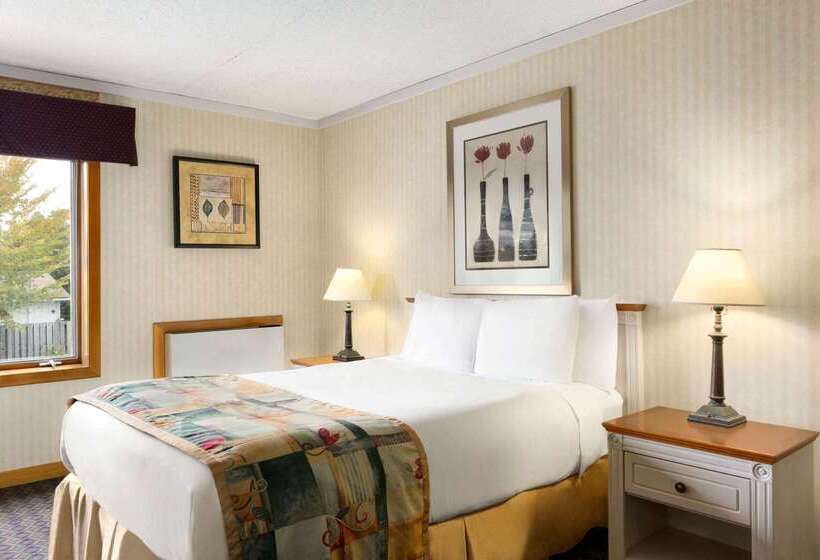 Hotel Travelodge By Wyndham Owen Sound On