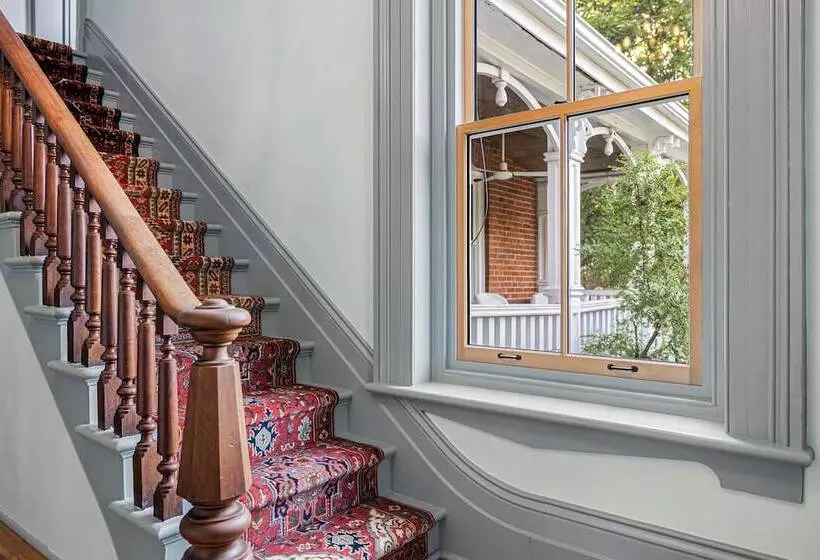 ホテル Trinity House Inn