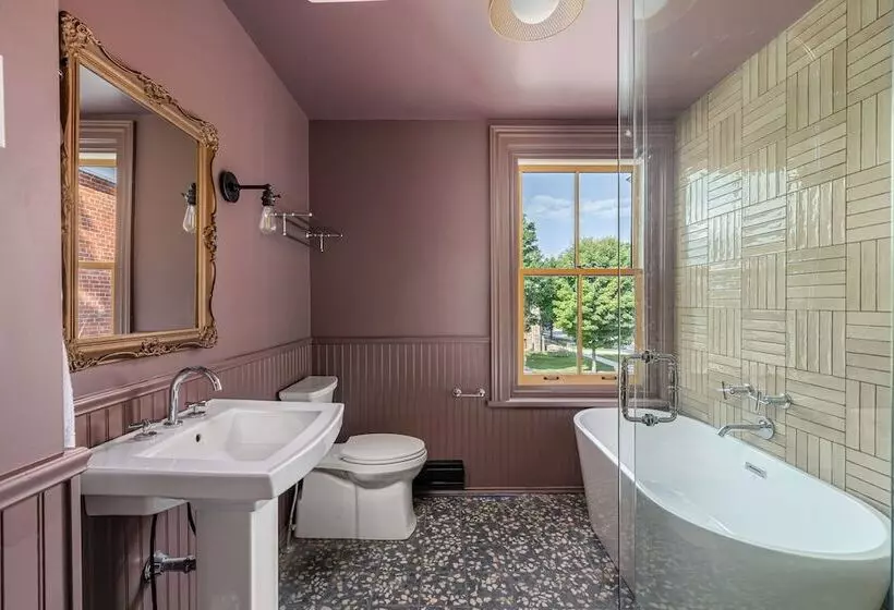 ホテル Trinity House Inn