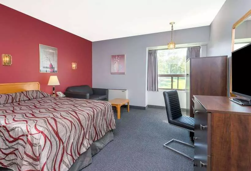 מוטל Super 8 By Wyndham Mt Hope Hamilton Intl Arpt On