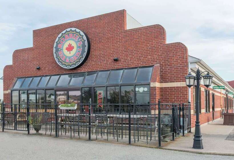 Motelli Super 8 By Wyndham Mt Hope Hamilton Intl Arpt On