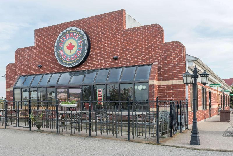 Motelli Super 8 By Wyndham Mt Hope Hamilton Intl Arpt On