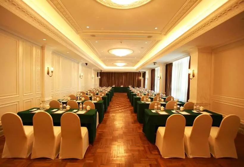 هتل Shanghai Donghu