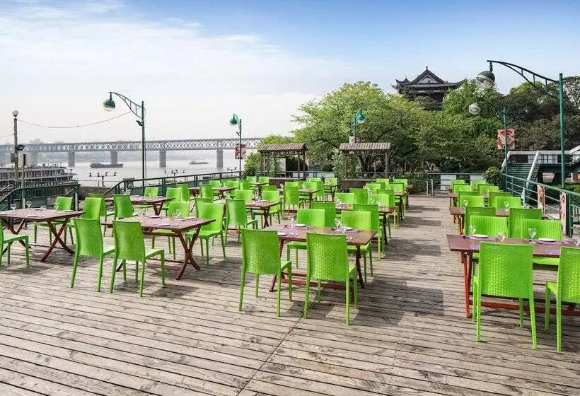 호텔 Holiday Inn Wuhan Riverside, An Ihg
