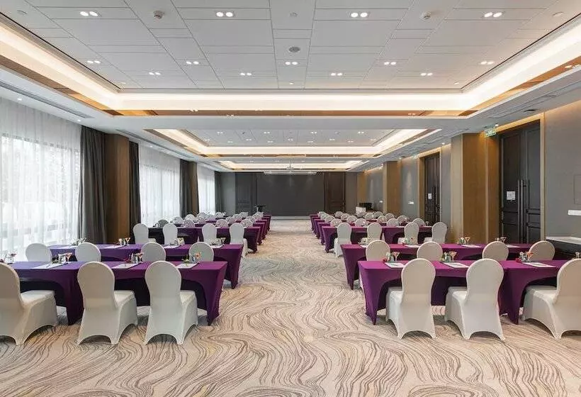 호텔 Holiday Inn Wuhan Riverside, An Ihg