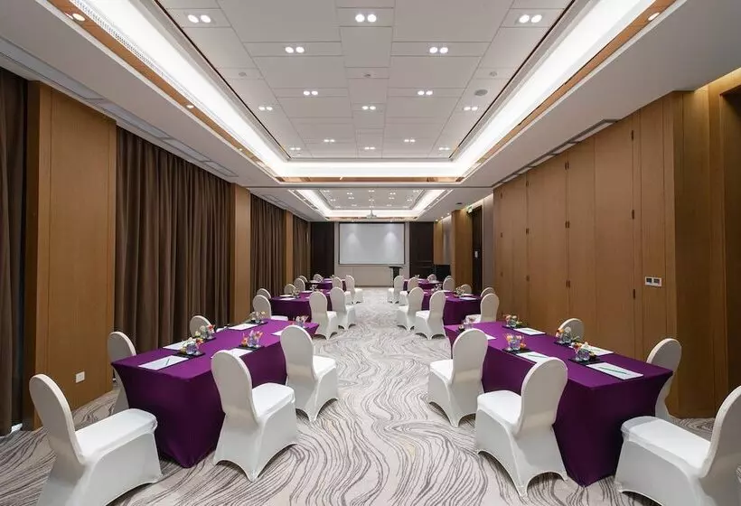 호텔 Holiday Inn Wuhan Riverside, An Ihg