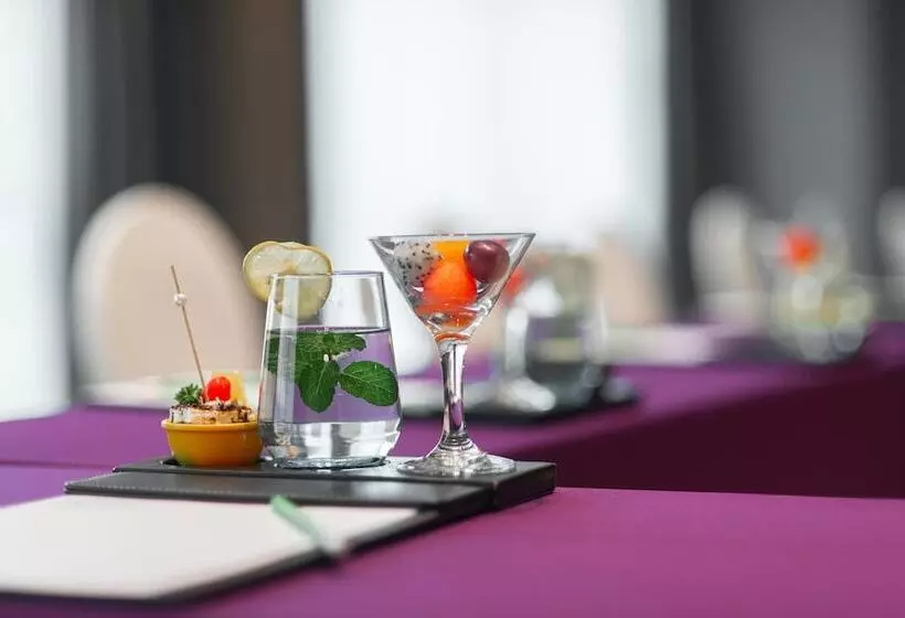 호텔 Holiday Inn Wuhan Riverside, An Ihg