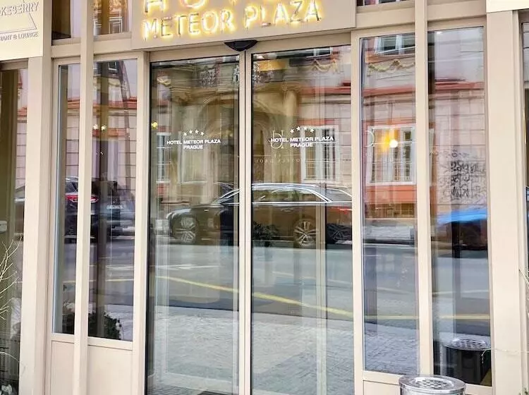 هتل Meteor Plaza Prague