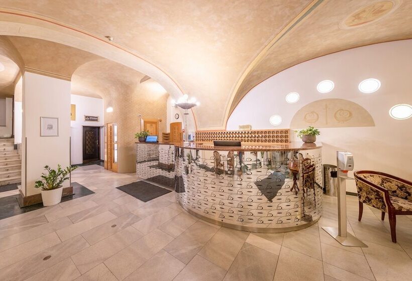 هتل Meteor Plaza Prague